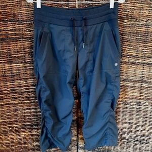 Lululemon Pants Women's 6 Black Dance Studio Crop II 20" Yoga Capris Athleisure